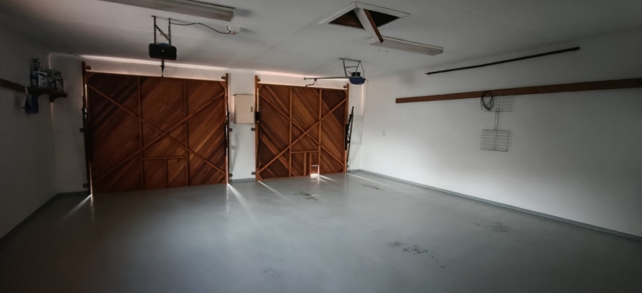 5 Bedroom Property for Sale in Dana Bay Western Cape
